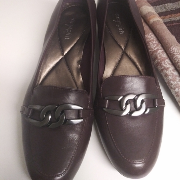 Easy Spirit NWOT loafers w Bonus wrap/ scarf! - Picture 2 of 16